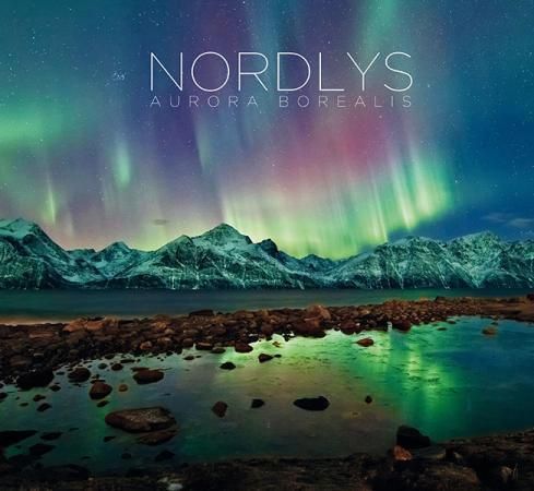"Nordlys - aurora borealis" av Malvin Karlsen