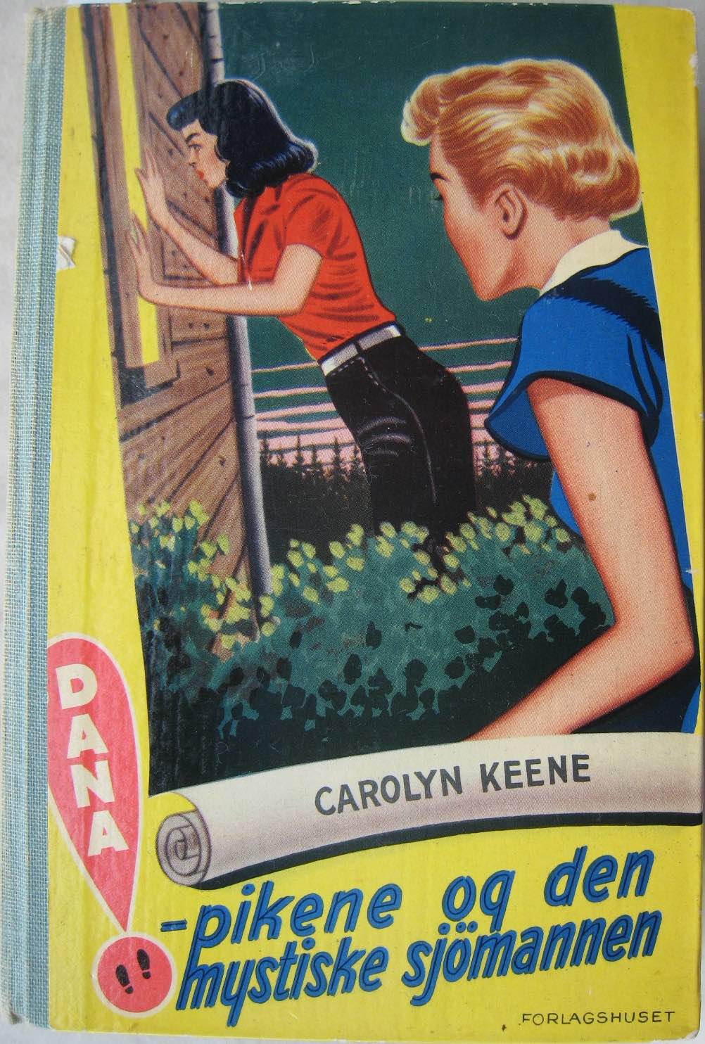 "Danapikene og den mystisk sjømann - Originalens tittel: The Secret at Lone Tree Cottage" av Carolyn Keene