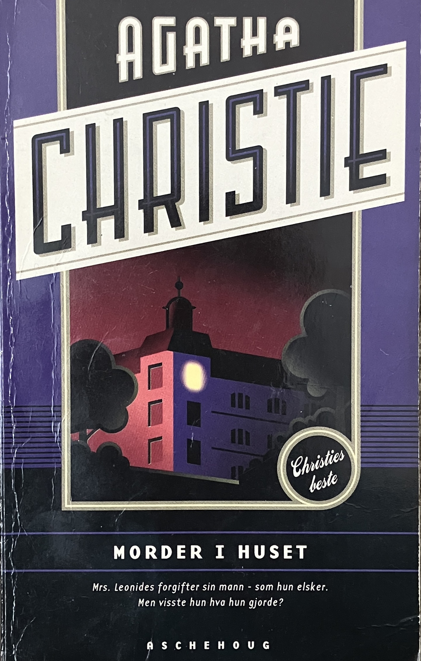 "Morder i huset" av Agatha Christie