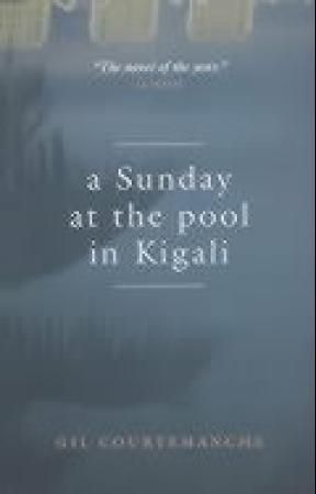"A sunday at the pool in Kigali" av Gil Courtemanche