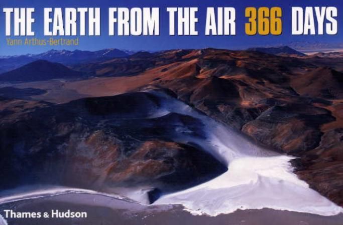 "The earth from the air - 366 days" av Yann Arthus-Bertrand