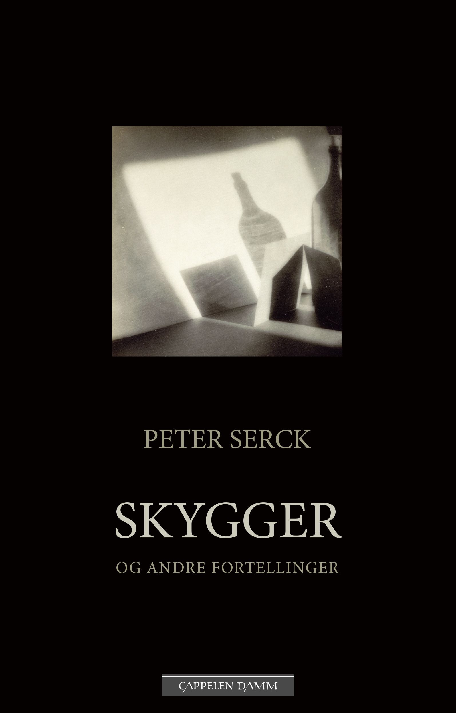 "Skygger og andre fortellinger" av Peter Serck