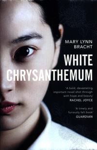 "White chrysanthemum" av Mary Lynn Bracht