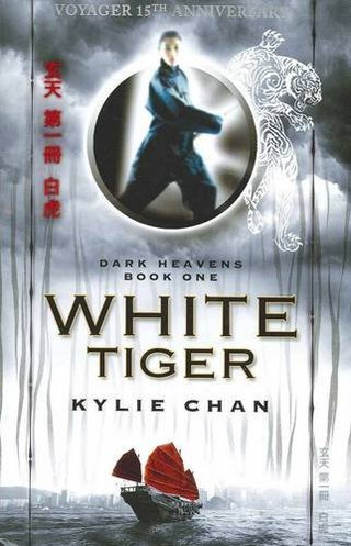 "White Tiger (Dark Heavens)" av Kylie Chan