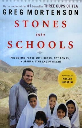 "Stones into schools - promoting peace with books, not bombs, in Afghanistan and Pakistan" av Greg Mortenson