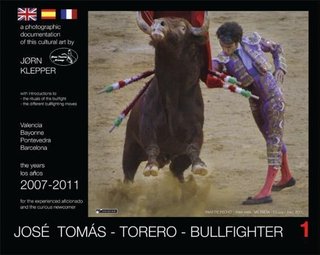 "José Tomás - torero - bullfighter 1 - a photographic documentation of this cultural art" av Jørn Klepper