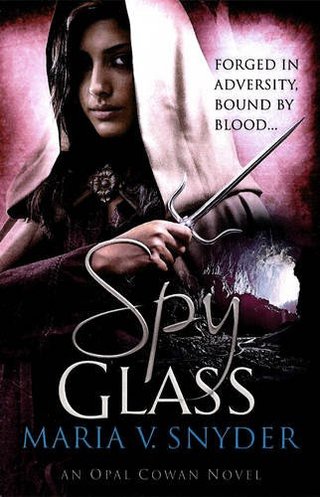 "Spy Glass (MIRA)" av Maria V. Snyder