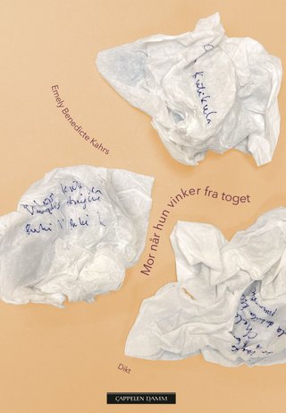 "Mor når hun vinker fra toget - dikt" av Emely Benedicte Kahrs