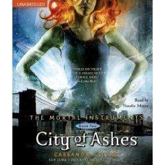 "City of Ashes (Book 2 of Mortal Instruments) Unabridged on CD [Bk 2]" av Cassandra (Author); Clare