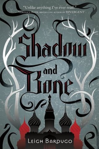 "Shadow and Bone (Grisha Trilogy)" av Leigh Bardugo
