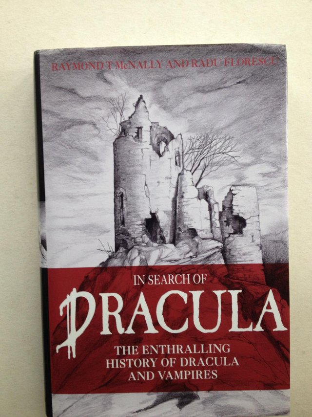 "In Search of Dracula - History of Dracula and Vampires" av Raymond T. McNally