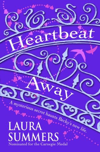 "Heartbeat Away" av Laura Summers