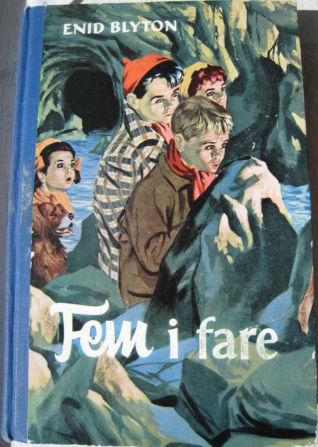 "Fem i fare" av Enid Blyton