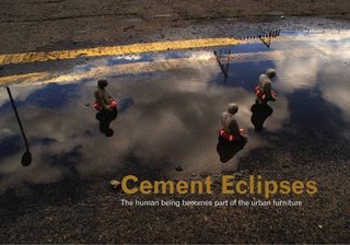 "Cement Eclipses" av Isaac Cordal