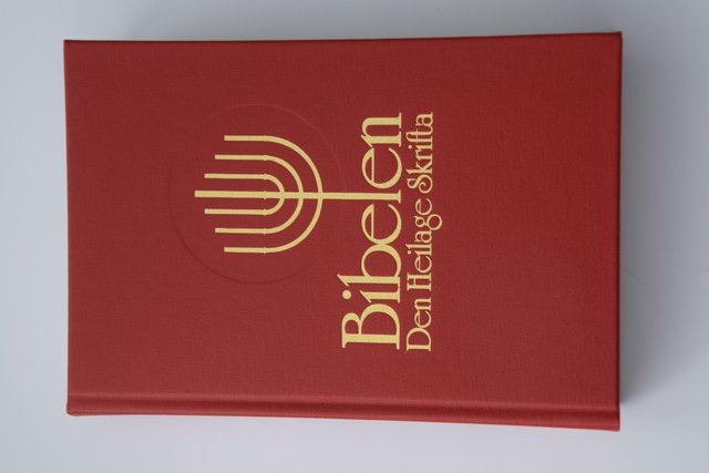 "Bibelen - Den heilage skrifta : dei kanoniske skriftene i Det gamle og Det nye testamente" 