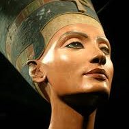 Nefertiti100