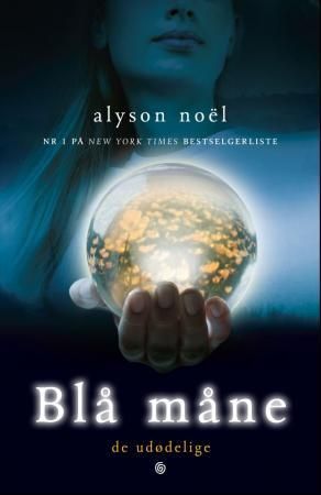 "Blå måne" av Alyson Noël