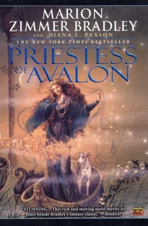 "Priestess of Avalon" av Marion Zimmer Bradley