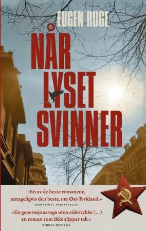 "Når lyset svinner - roman om en familie" av Eugen Ruge