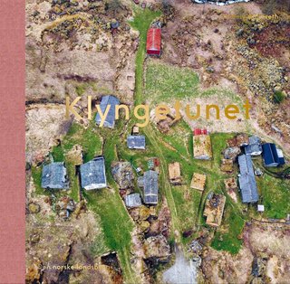 "Klyngetunet den norske landsbyen" av Eva Røyrane