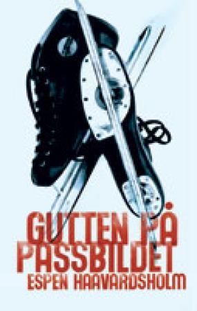 "Gutten på passbildet roman" av Espen Haavardsholm