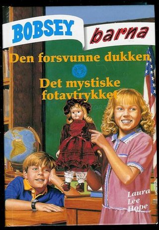 Den forsvunne dukken ; Det mystiske fotavtrykket