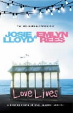 "Love lives" av Josie Lloyd