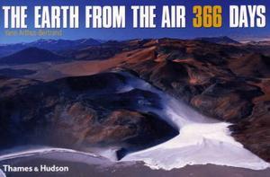 "The earth from the air - 366 days" av Yann Arthus-Bertrand