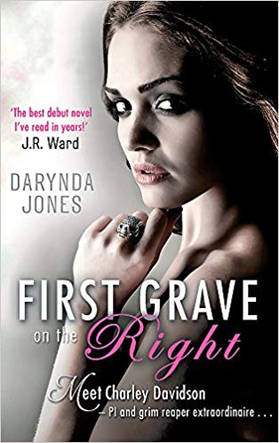 "First Grave on the Right (Charley Davidson Series)" av Darynda Jones