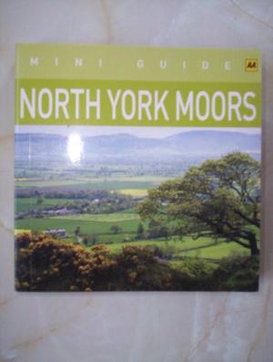 "North York Moors" av AA Mini Guides