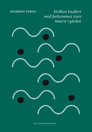 Hvilken knallert med forkrommet styre innerst i gården - roman