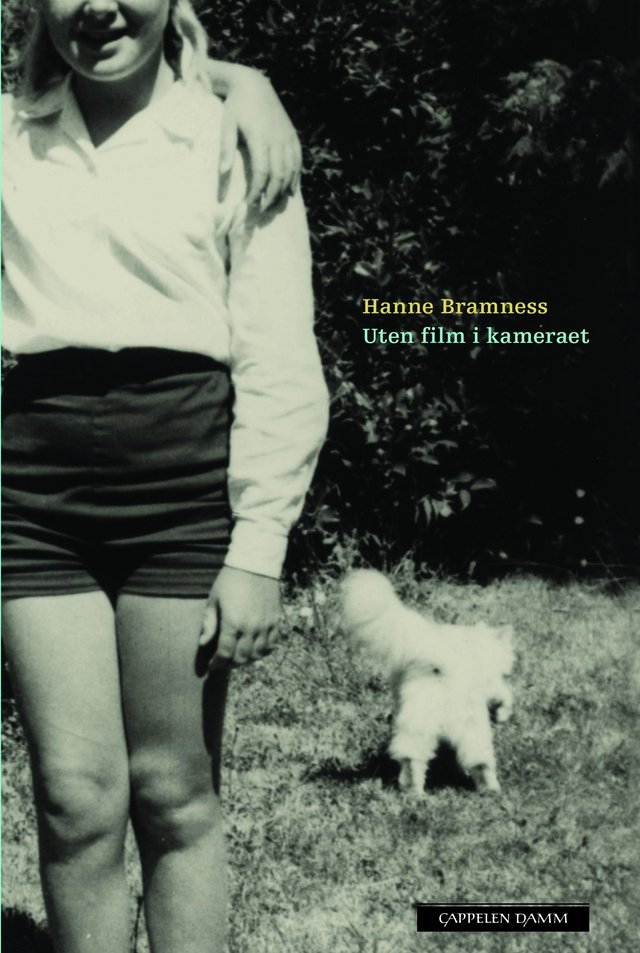 "Uten film i kameraet" av Hanne Bramness