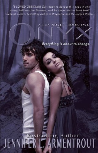 "Onyx (A Lux Novel)" av Jennifer L. Armentrout