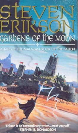 "Gardens of the moon" av Steven Erikson
