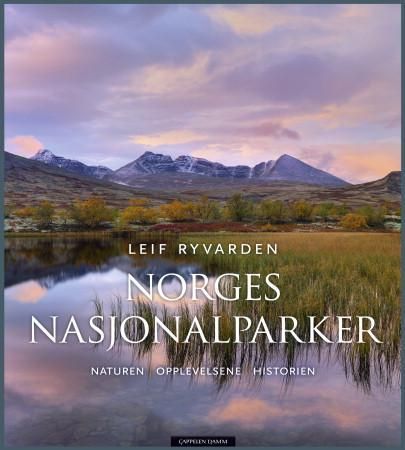 "Norges nasjonalparker - naturen, opplevelsene, historien" av Leif Ryvarden